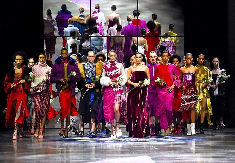 Bella Hadid, Gigi Hadid, NYFW, Prabal Gurung